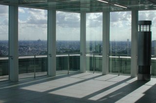 tower206m.jpg (15896 �o�C�g)